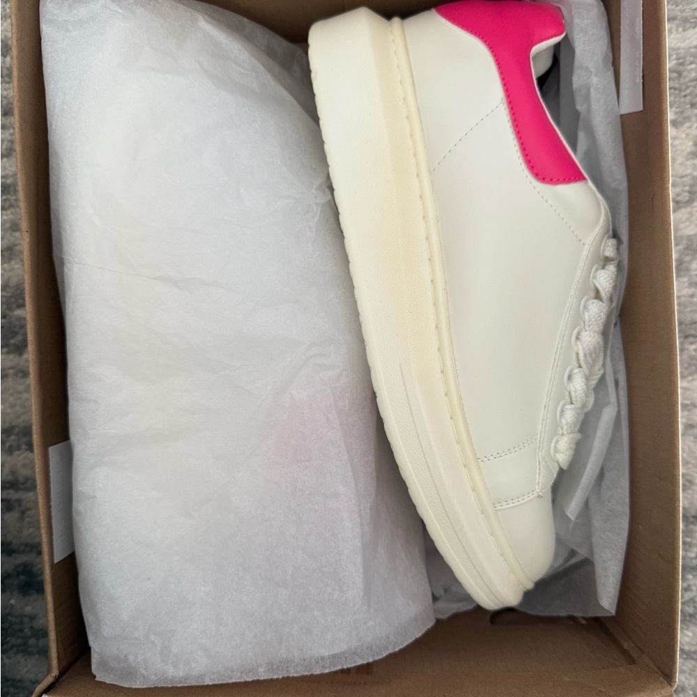 NIB Steve Madden Gaines Platform Sneakers Sz 9 - Picture 2 of 4
